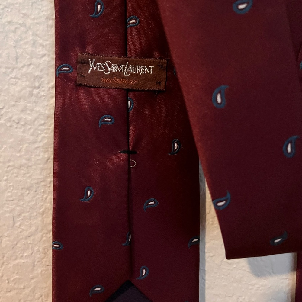 YVES Saint Laurent Luxury Men’s Red Tie with Blue Details, Classic Fir